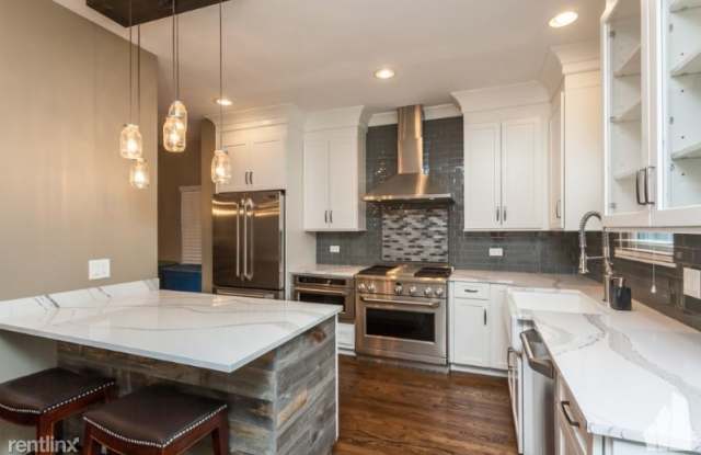 941 N Racine Ave - 941 North Racine Avenue, Chicago, IL 60642
