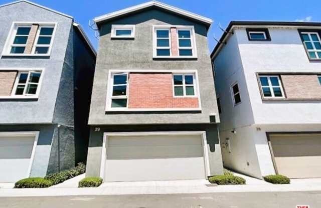 2700 E Chaucer ST photos photos