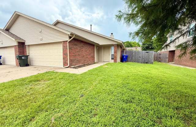 Half duplex in a fantastic location! photos photos
