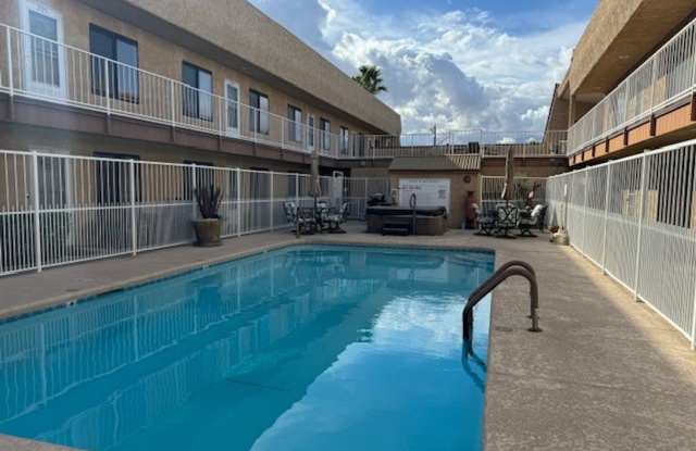 1 BR 2Ba Condo across Colorado River, pool,spa,gated entry-All Appliances included Gallery 3