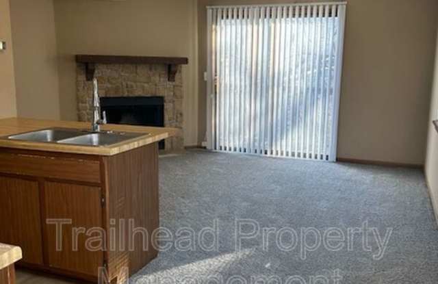 8215 N Everton Ave - 8215 North Everton Avenue, Kansas City, MO 64152