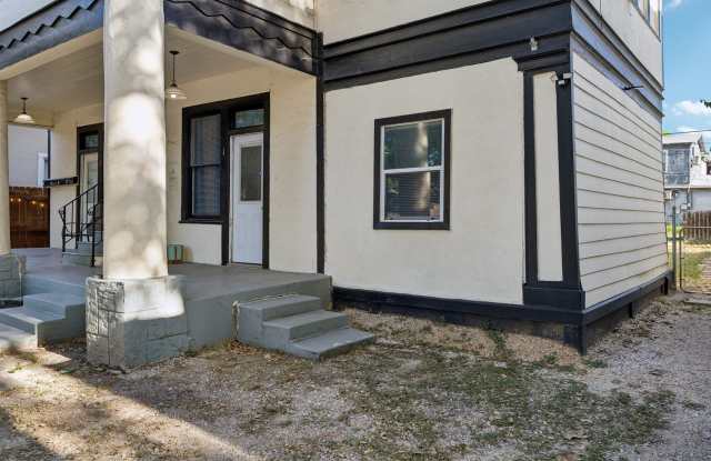 1025 W CRAIG PL Gallery 2