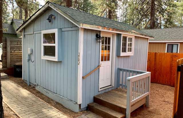 Sweet studio Cabin avail. August 5, 2025!!! photos photos