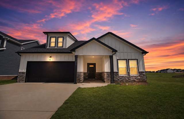 Three Bedroom with Bonus! photos photos Three Bedroom with Bonus! photos photos
