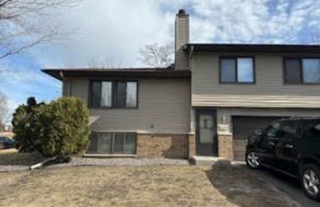 2 Bedroom End Unit Townhome Move in 5/1 $200 Off 1st month rent - 5109 84th Court North, Brooklyn Park, MN 55443