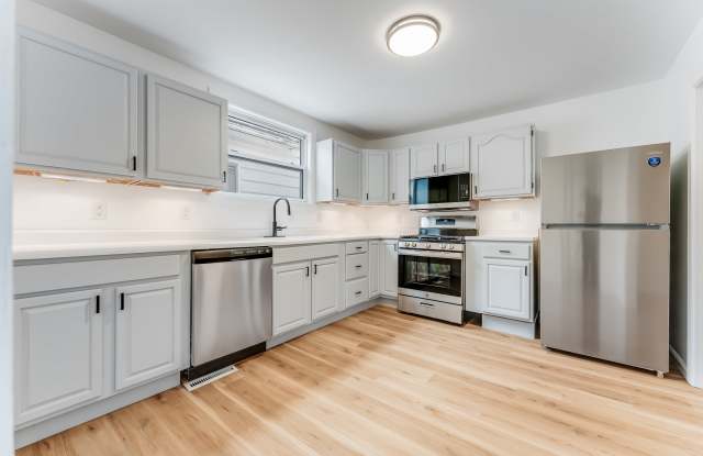 2112 Gould Ave - 2112 Gould Avenue, Clarksburg, WV 26301