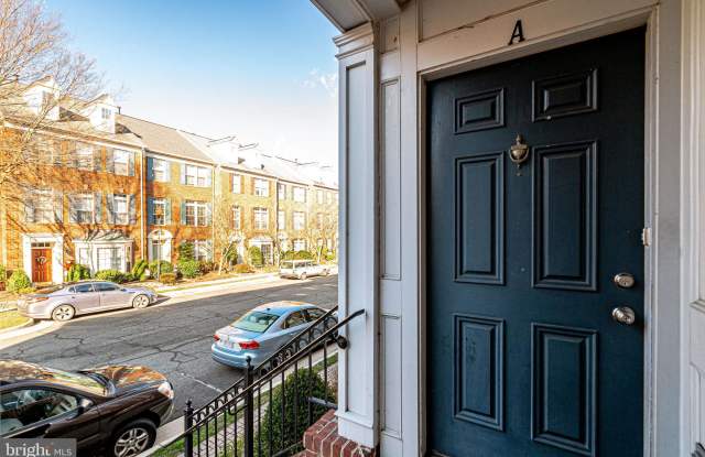 1621 HUNTING CREEK DRIVE Gallery 3