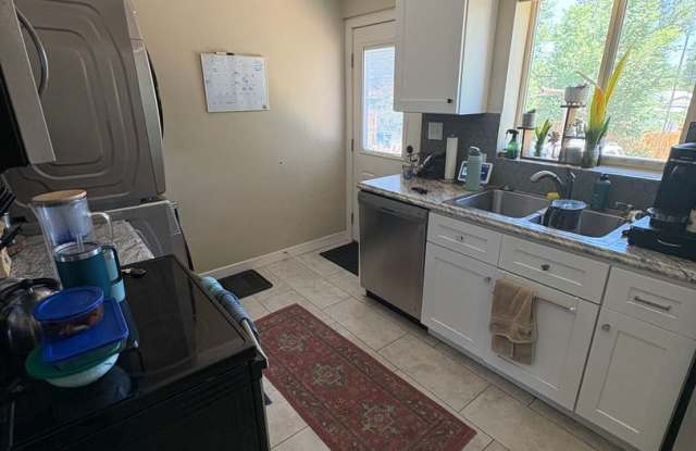 Updated 2BD Duplex | Edgewater Location photos photos