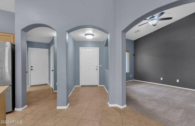 1353 W HOLSTEIN Trail Gallery 4