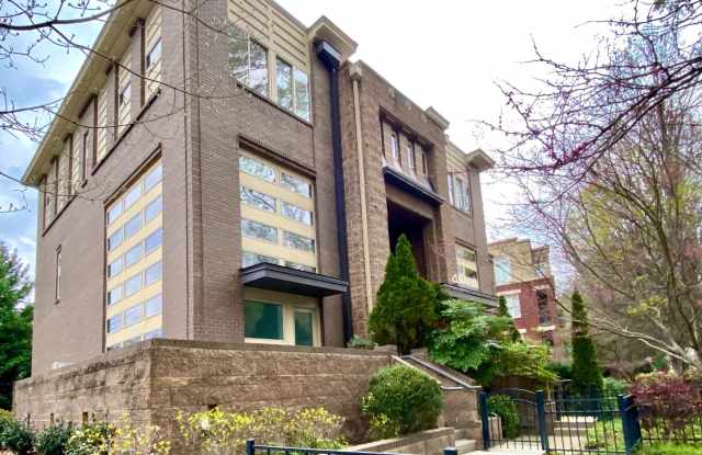 4 Bedroom 3 Bath Myers Park Modern Townhome @ 420 Queens Road photos photos
