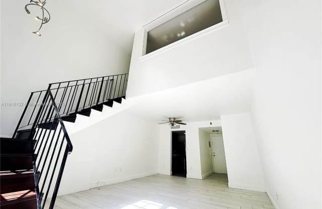 10901 N Kendall Dr photos photos