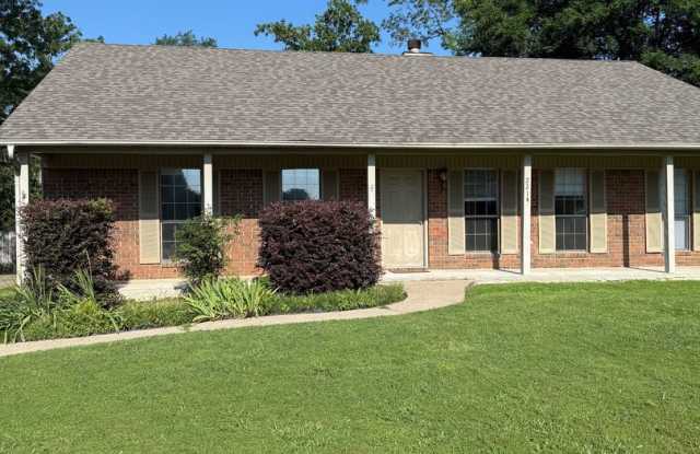 2214 Cherry Creek Circle, Bryant AR 72022 - Nice 3br 2ba in Bryant School District photos photos
