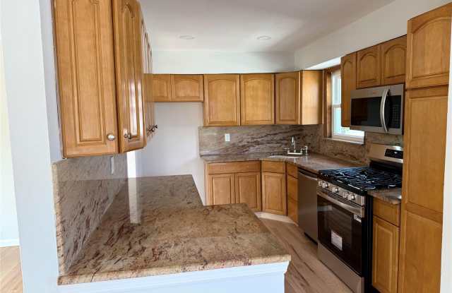 513 E Broadway photos photos