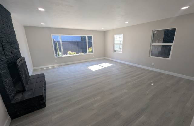 3450 Cherokee Avenue - 3450 photos photos