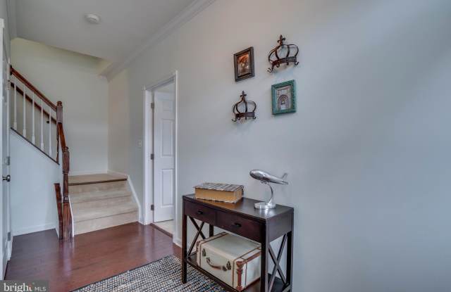 43221 WHELPLEHILL TERRACE Gallery 4