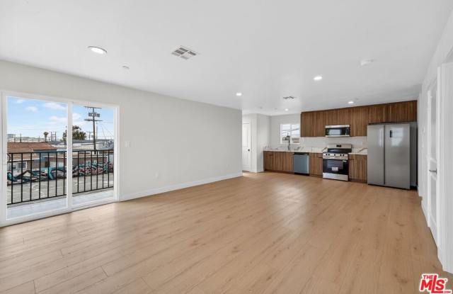 3436 Hunter St photos photos