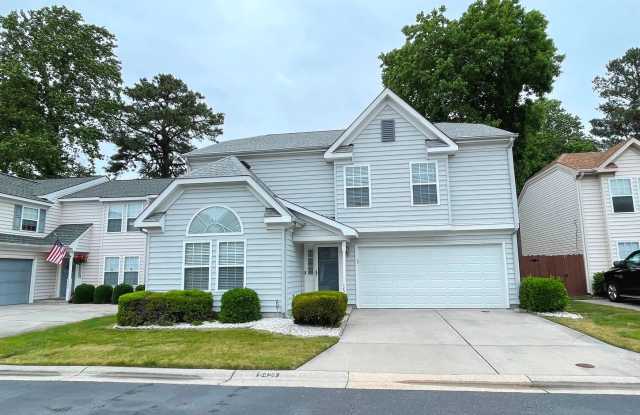 FANTASTIC 3 BDRM VB HOME WITH LARGE GARAGE AND GREAT BACK YARD! photos photos