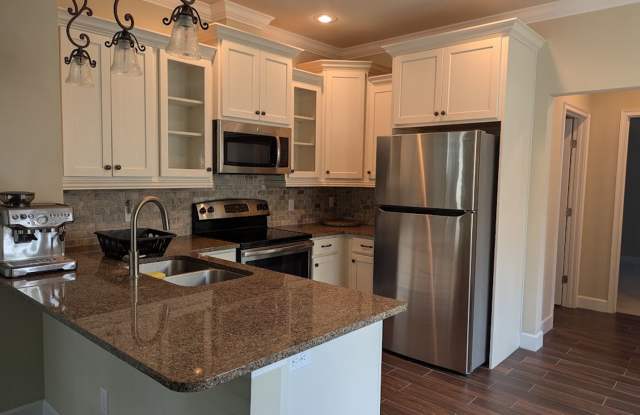 Townsend - 3 Bed 3 Bath Townhome Gallery 4