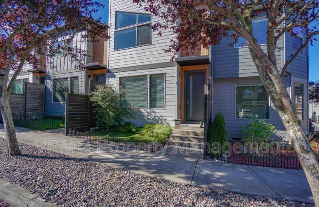 187 North 44th Place Gallery 1