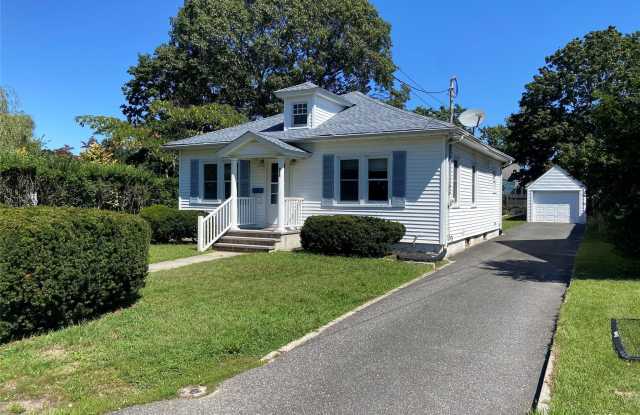 424 Sweezy Avenue Gallery 1