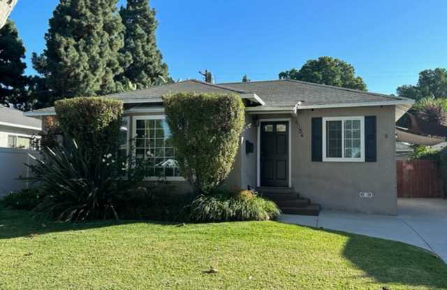 Lakewood living - 6034 Centralia Street, Lakewood, CA 90713