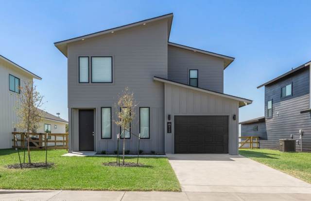 Pre-leasing Fall 2027 South College Station Home Gallery 1