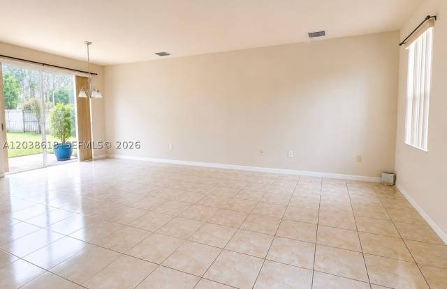 641 E Mowry Ct Gallery 2