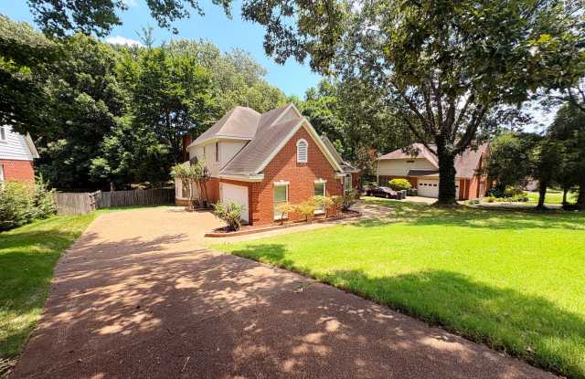 One Of Kind Home In Woodchase Subdivision! Over 3400 Sq Ft! Must have owner's approval on pets, fees will apply. Gallery 4
