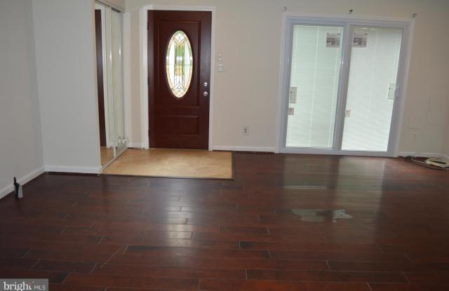 9808 BROOKRIDGE COURT Gallery 4