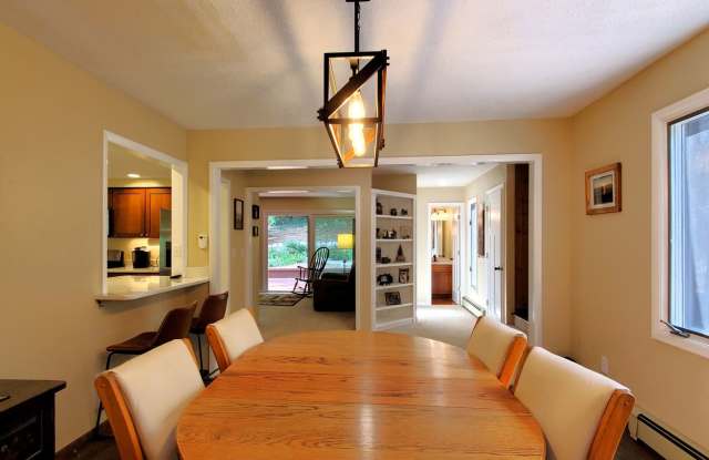 Furnished Off-Season Only 4 Bedrooms in Beulah Gallery 4