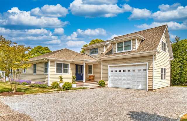 105 Oneck Lane - 105 Oneck Lane, Westhampton, NY 11978