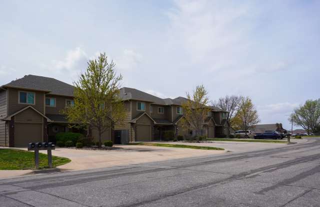 3-Bed Duplex w Garage + Fenced Patio Gallery 1