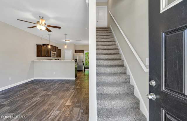 14 Jaydn Drive W Gallery 2
