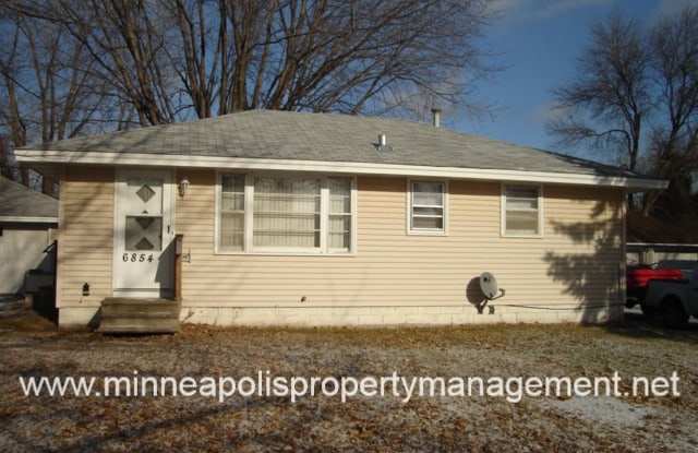 6854 Upper 5th St N - 6854 Upper 5th Street North, Oakdale, MN 55128