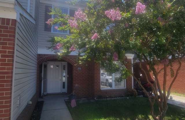 Beautifully Updated Townhouse in Sought-After Foxfire Neighborhood – Kellam High-School photos photos