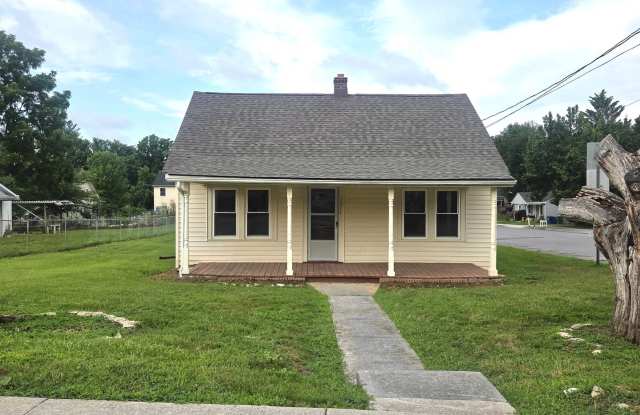 1011 N. Progress St| 2 bedroom, 1 bath house| 07/22/2025 Gallery 1