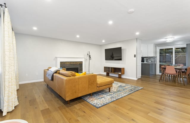 12318 Southeast 67th Court Gallery 3