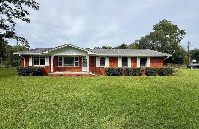 3 Bedroom Single Family House 5520 Helen Dr, Theodore, AL 36582 Gallery 1