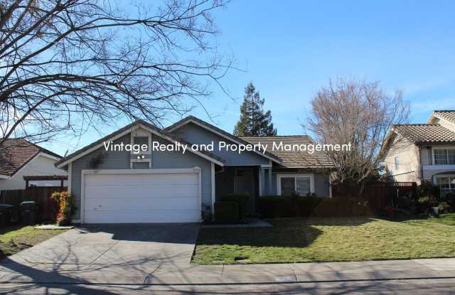 Recently Updated 3 Bedroom Home That Is Ready To Go!!! photos photos