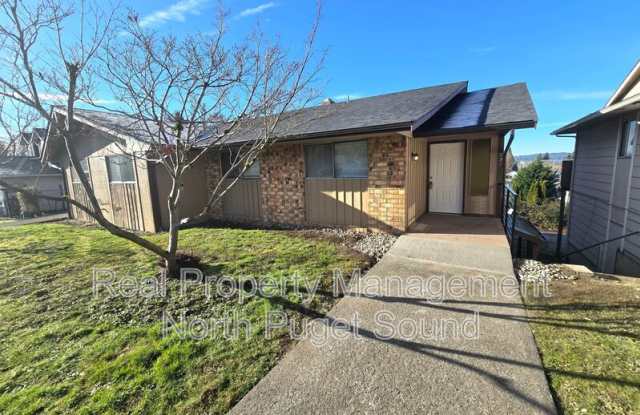 228 N Stillaguamish Ave photos photos