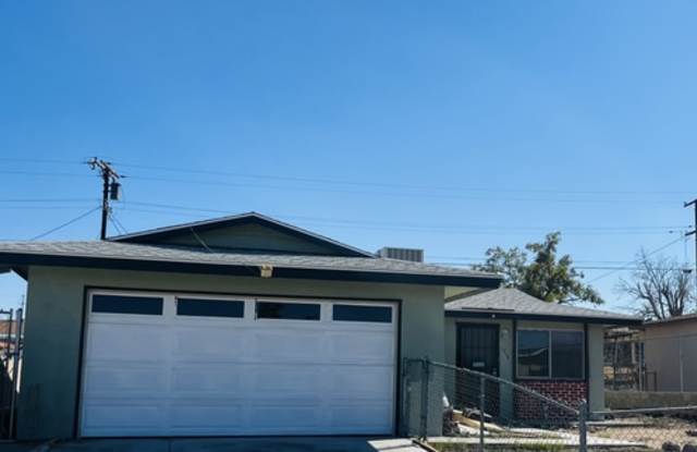 3 Bedroom 1 Bathroom Home! - 1716 Church Street, Barstow, CA 92311