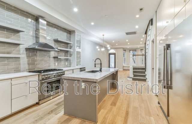 1239 Kenyon St NW photos photos