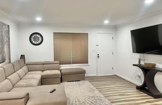 1004 PATTON CREEK LANE photos photos