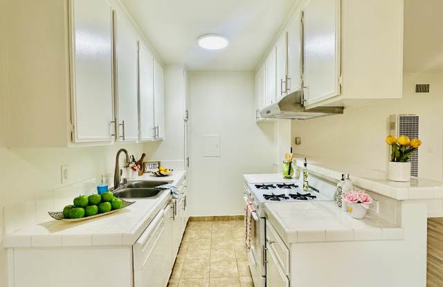 732 West Imperial Avenue - 732 West Imperial Avenue, El Segundo, CA 90245