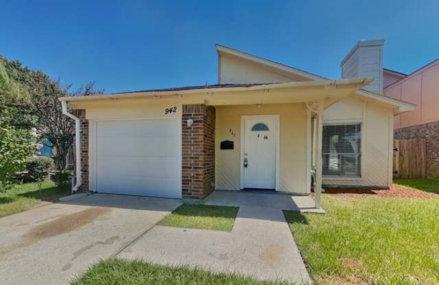 942 Somercotes Lane - 942 Somercotes Lane, Channelview, TX 77530