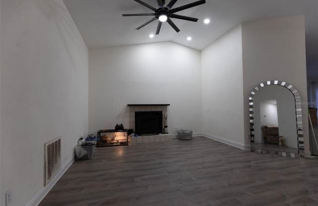 4610 N COUNTRY HILLS Court Gallery 3