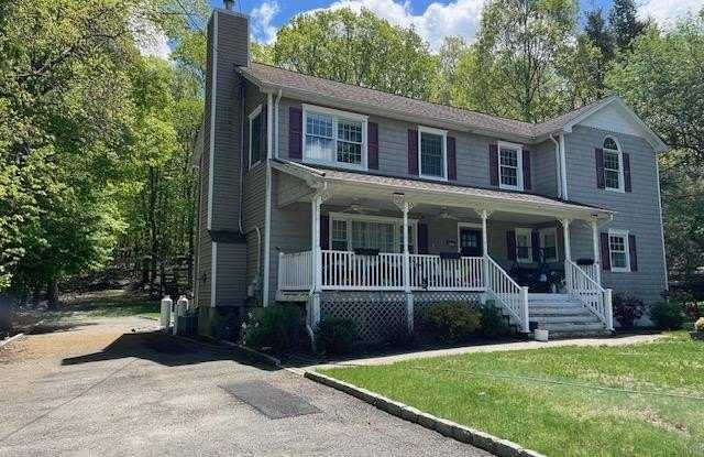 16 OAK LANE photos photos