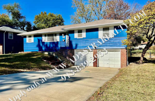 Great 3 Bed 2.5 Bath Raised Ranch in Shawnee-Available NOW!! - 11810 West 51st Street, Shawnee, KS 66216
