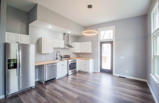 662 West Pike Street - 662 West Pike Street, Covington, KY 41011