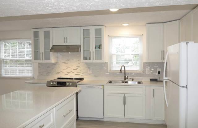 8406 WOODFORD CT Gallery 4